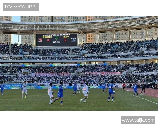 足球巨星热血登场全场沸腾震撼时刻点燃球迷激情